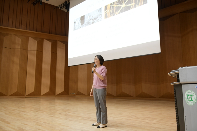 6월 4일 이희경 선생님 "다시 쓰는 나와 마을의 역사 - 모옌『붉은 수수밭』" 강의사진 첨부 이미지